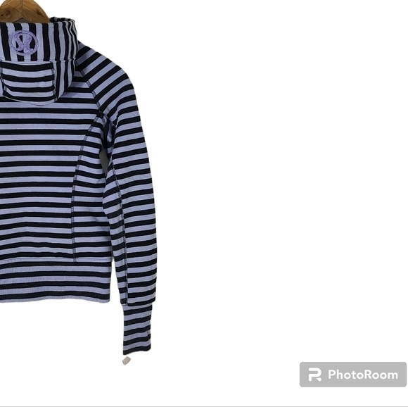 Lululemon Scuba Hoodie *Stretch in Sea Stripe Printed Polar Haze Black Size 2 - Picture 14 of 16